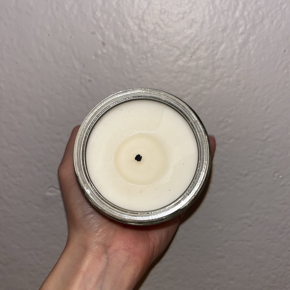 Bath and body works single wick Rose & Lychee candle - Picture 2 of 3